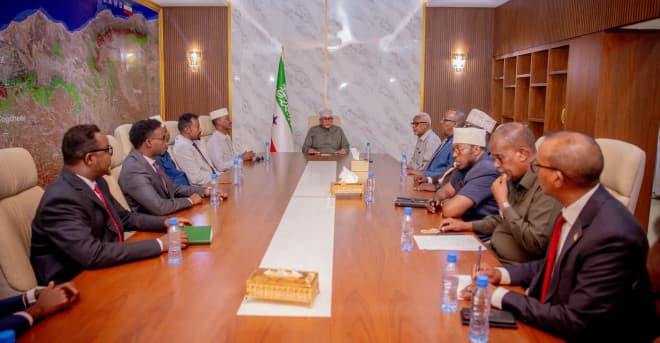 Somaliland President Hosts Defecting Northeastern State Lawmakers for Peace Talks